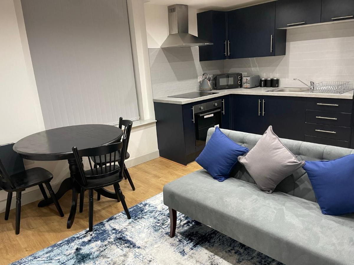 Modern - Two Bed - Apartment Located In The City Of 伍尔弗汉普顿 外观 照片