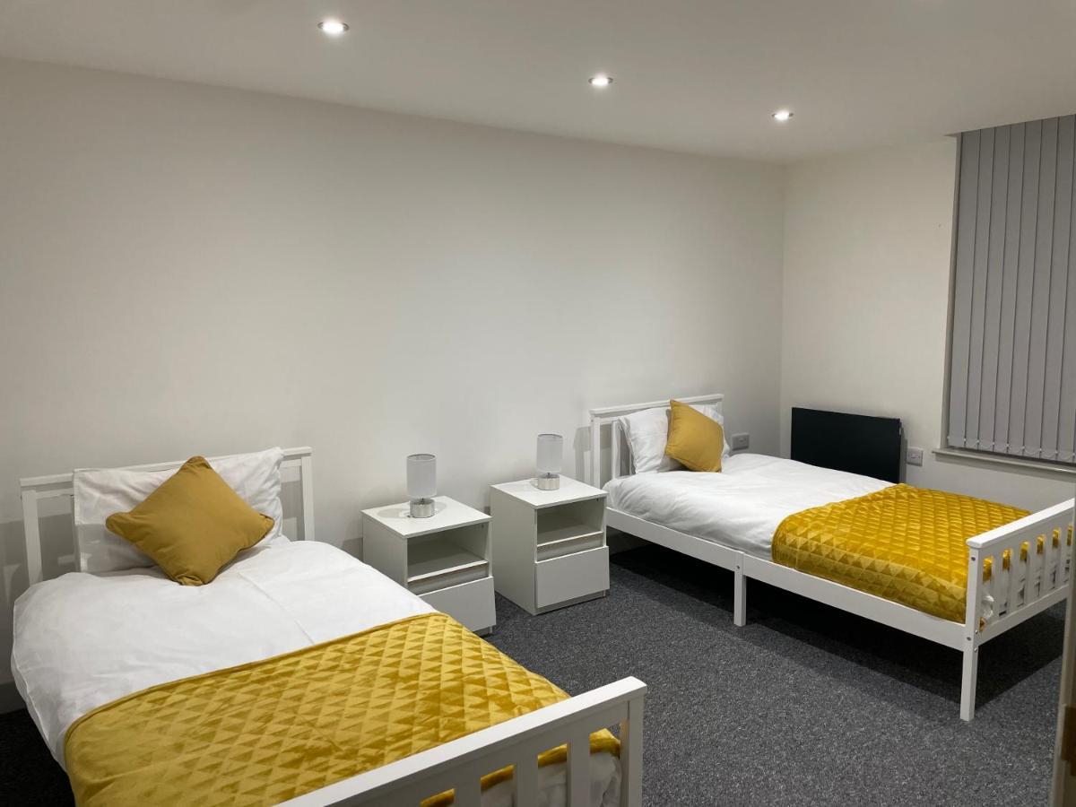 Modern - Two Bed - Apartment Located In The City Of 伍尔弗汉普顿 外观 照片